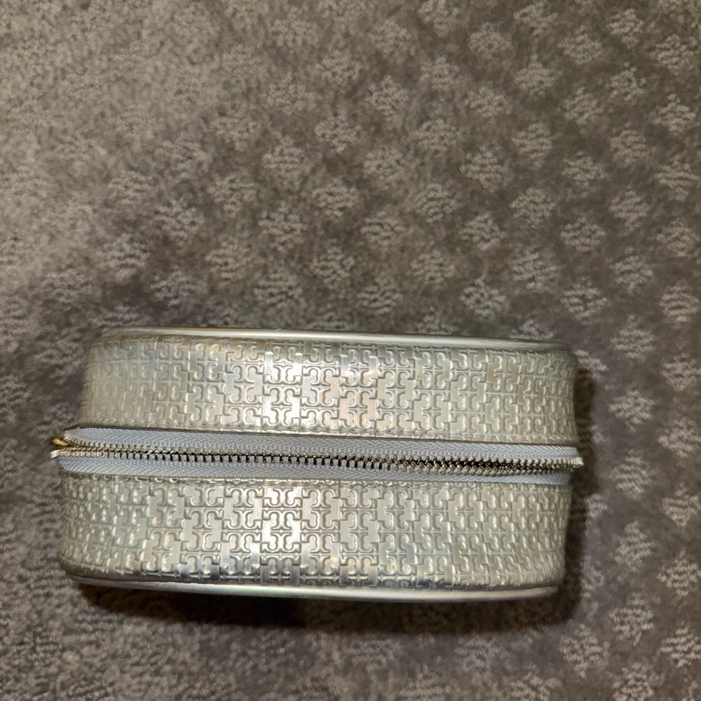 Tory Burch Silver Patterned Compact Case - Picture 2 of 4